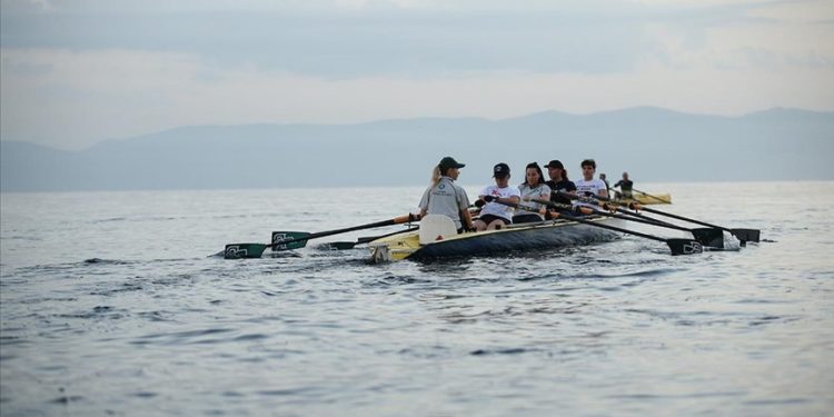 Eski milli sporcu, yüzlerce kişiyi kürek sporuyla tanıştırdı