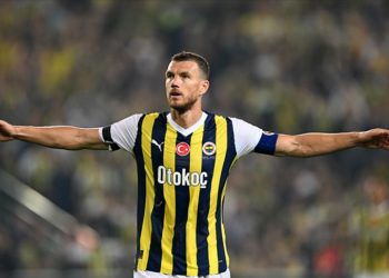Dzeko, Fenerbahçe için savaştıklarını açıkladı: Hedefimize ancak birlik olursak ulaşabiliriz