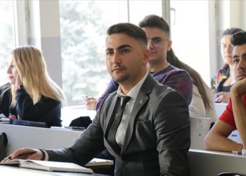 Kayserili Yahya Mert hem lösemiyi yendi hem de üniversiteyi kazandı