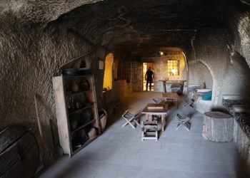 Ata mirası mağara evi “geçmişe yolculuk” için ziyarete açtı