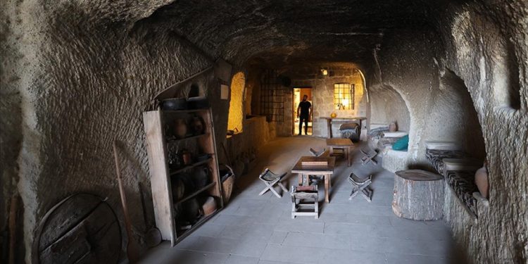 Ata mirası mağara evi “geçmişe yolculuk” için ziyarete açtı