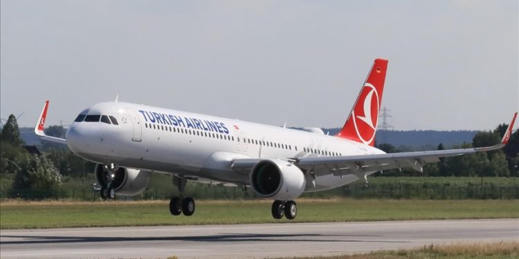 THY, Airbus ile 355 uçak satın alınmasına ilişkin görüşüyor