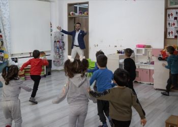 Eğitimde fark yaratan Mehmet öğretmen, “Küresel Öğretmen Ödülü”nün sahibi oldu