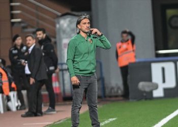 PFDK'den İstanbulspor'un teknik direktörü Hakan Yakın'a ceza