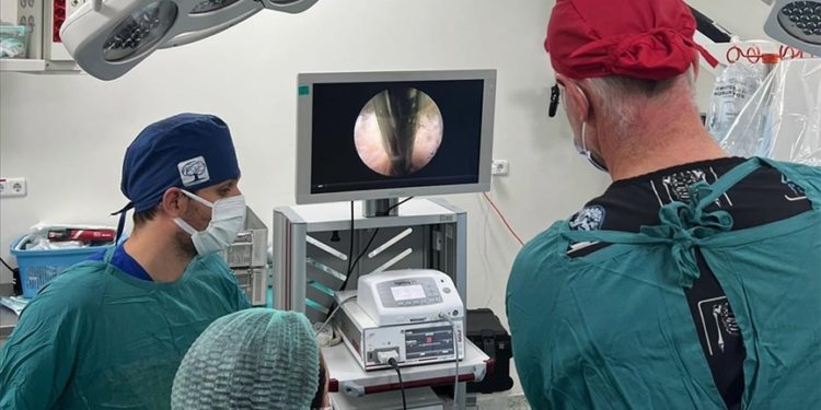 Bursa’da tam kapalı bel fıtığı ameliyatlarıyla hastalar kısa sürede taburcu ediliyor