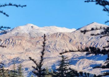 Antalya'nın Kaş ilçesinde yüksek kesimlere kar yağdı
