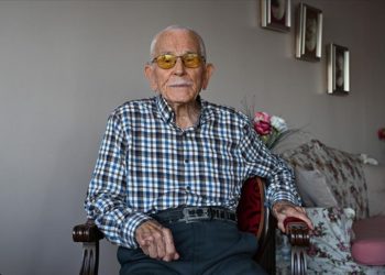 “En hüzünlü kasım”ın tanığı 101 yaşındaki emekli öğretmen, yaşadıklarını anlattı