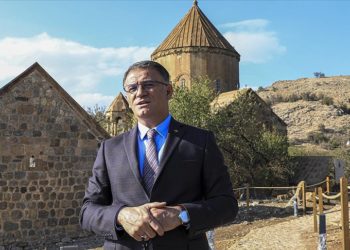 Akdamar Adası'nda peyzaj ve ışıklandırma çalışmaları sürüyor