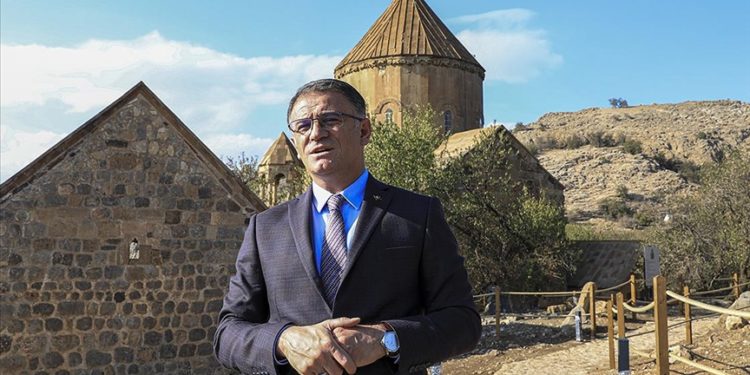 Akdamar Adası'nda peyzaj ve ışıklandırma çalışmaları sürüyor