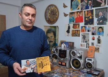 Evini adeta “Orhan Gencebay Müzesi”ne çevirdi