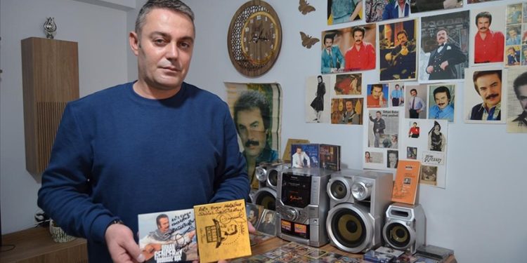 Evini adeta “Orhan Gencebay Müzesi”ne çevirdi