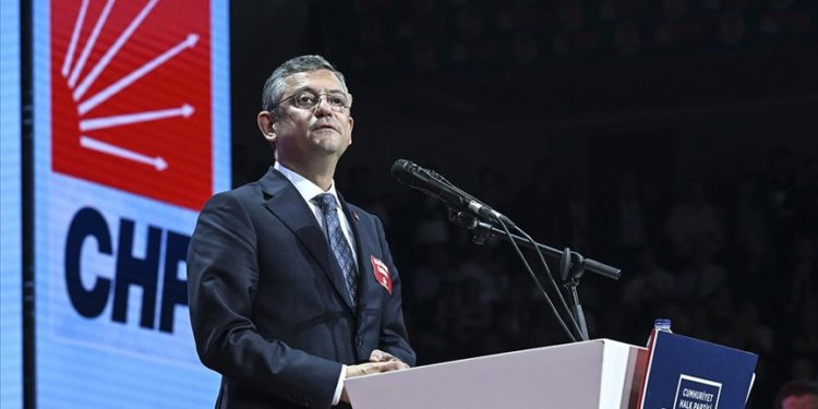 CHP’nin yeni genel başkanı Özgür Özel oldu