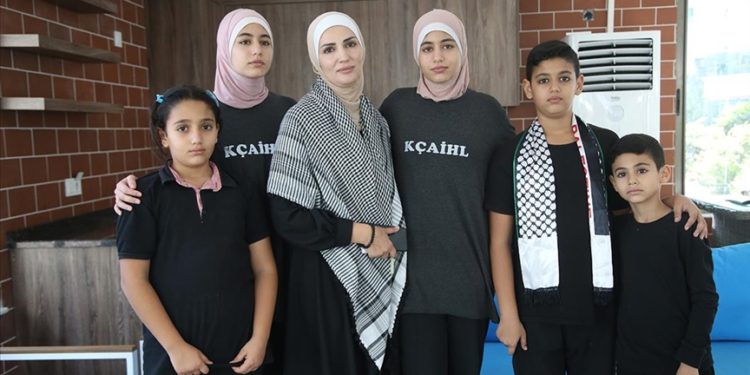 Antalya’da yaşayan Filistinli aile, hiç görmedikleri ülkelerine gitmek istiyor
