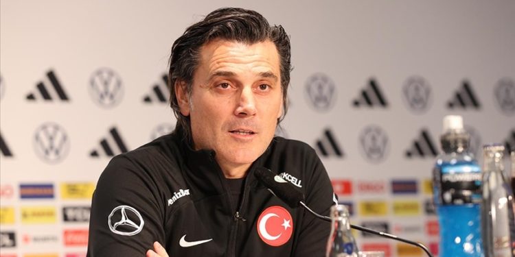 Burada yaşayan Türk vatandaşları gerçekten gururlandırmak istiyoruz