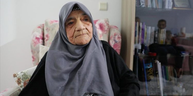 102 yaşındaki Fatma Bildirici uzun ömrünü neşesine borçlu