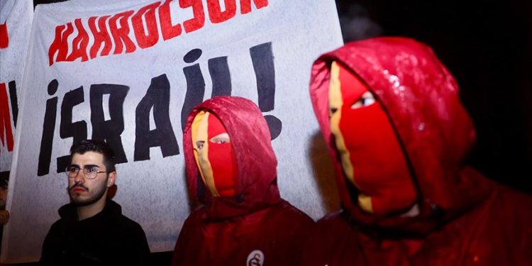 Futbol taraftar gruplarından İsrail’e “Filistin” tepkisi