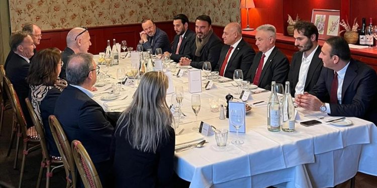 TFF ve Almanya Futbol Federasyonu heyetleri dostluk yemeğinde buluştu