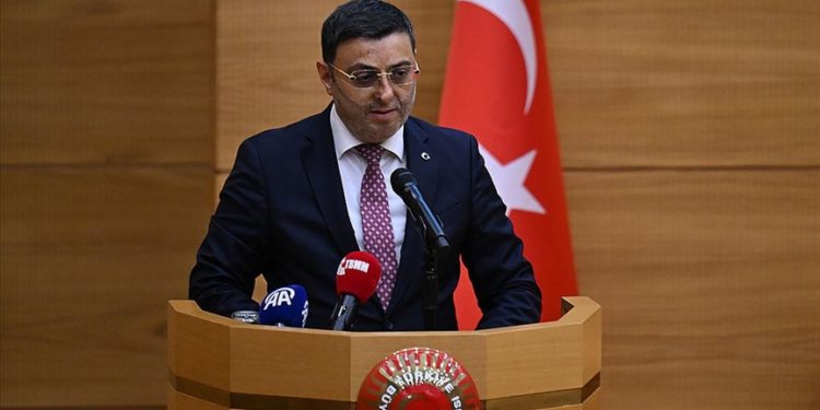 TBMM’de engelli milletvekili Serkan Bayram’ın hayatını konu alan “Buğday Tanesi” filmi gösterildi