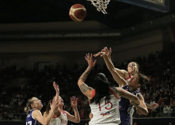 Türkiye potada farklı kazandı