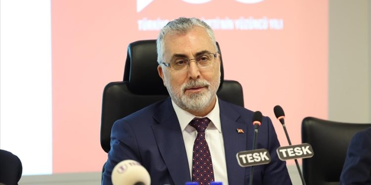 Güçlü Türkiye hedefimize yürürken bizlere yoldaşlık yapan her vatandaşımızın refahı gündemimiz olmuştur