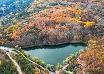 Ankara'nın Karagöl Tabiat Parkı'nda sonbahar renkleri hakim oldu