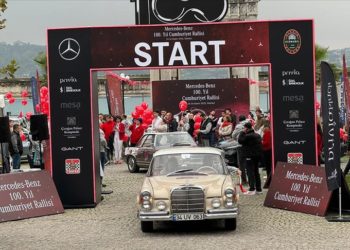 Mercedes-Benz 100. Yıl Cumhuriyet Rallisi İstanbul'da başladı