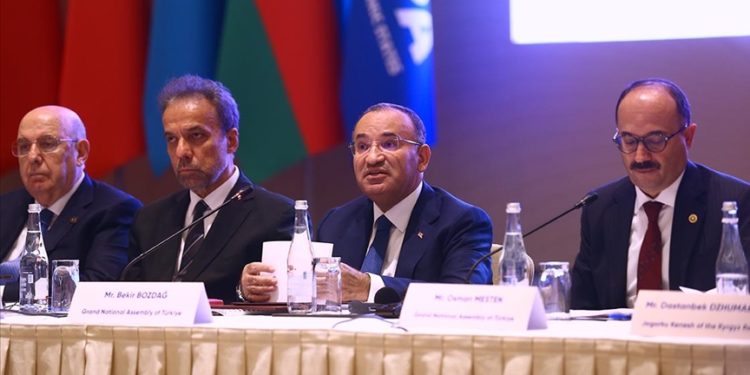 TBMM Başkanvekili Bozdağ, İsrail’e destek veren ülkelerin savaş suçuna ortak olduğunu söyledi