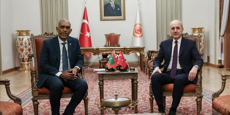 TBMM Başkanı Kurtulmuş, Maldivler Cumhurbaşkanı Muizzu ile görüştü