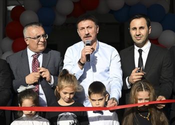 Bahçelievler’de Fahrettin Kerim Akyazıcı Anaokulu, Kadın Gelişim ve Gençlik Merkezi açıldı