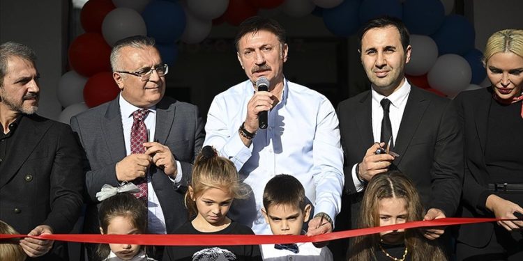 Bahçelievler’de Fahrettin Kerim Akyazıcı Anaokulu, Kadın Gelişim ve Gençlik Merkezi açıldı