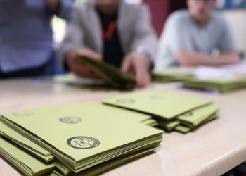 AK Parti yerel seçim için “temayül komisyonlarını” oluşturdu