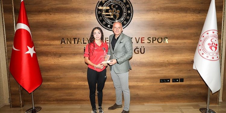 Milli triatlet Selinay Tuğçe Kır'ın öncelikli hedefi olimpiyat kotası alabilmek