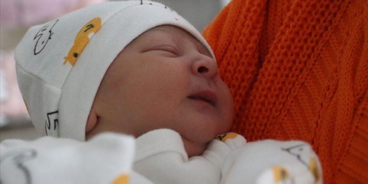 Yalova’da dünyaya gelen bebeklerin kimlikleri adreslerine gönderiliyor