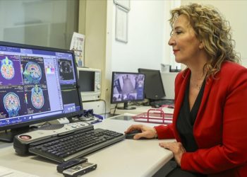 Alzheimer’ı belirti göstermediği dönemde tespit edebilen yöntem Türkiye’de