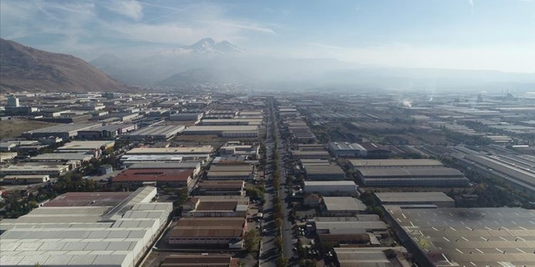 Kayserili yatırımcılar fabrika arsası için sırada bekliyor