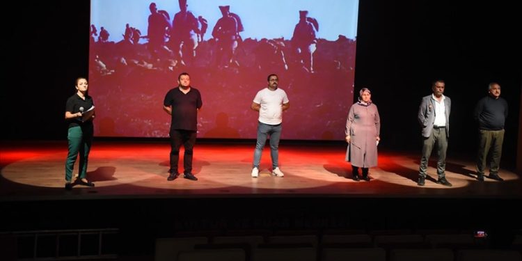 Güneydoğu gazilerinin oluşturduğu tiyatro topluluğu “100 Yıllık Emanet” oyununu sahneye koydu
