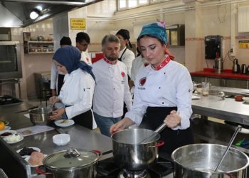 Yozgat Bozok Üniversitesinde 102 öğrenci aşçılık eğitimi alıyor