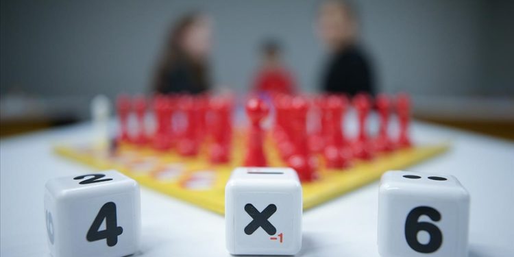 Matematiği sevdirmek için yola çıkan eğitimciler 53 zeka oyunu tasarlardı