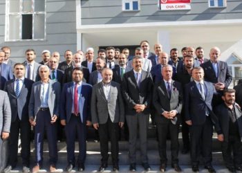 Yüksekova’da terör saldırıları sonucu kullanılamaz hale gelen Ova Camii ibadete açıldı