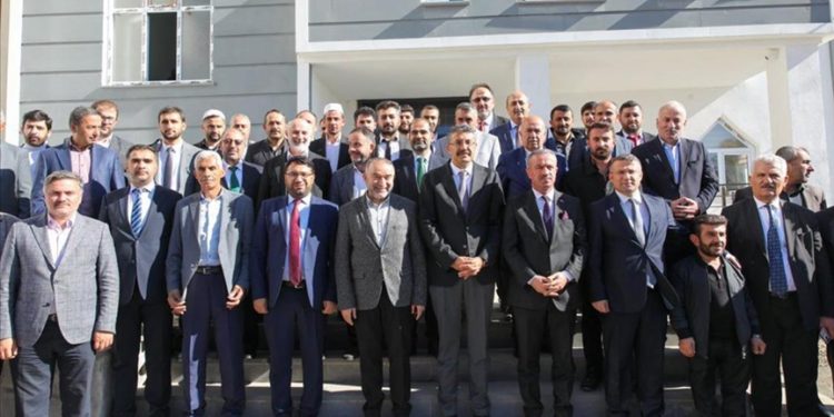 Yüksekova’da terör saldırıları sonucu kullanılamaz hale gelen Ova Camii ibadete açıldı