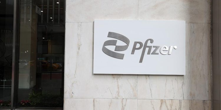 Pfizer’den Polonya’ya Kovid-19 aşı sözleşmesini ihlal ettiği için 1,5 milyar dolarlık dava