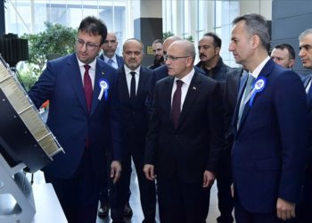 Hazine ve Maliye Bakanı Mehmet Şimşek, ASELSAN'ı ziyaret etti