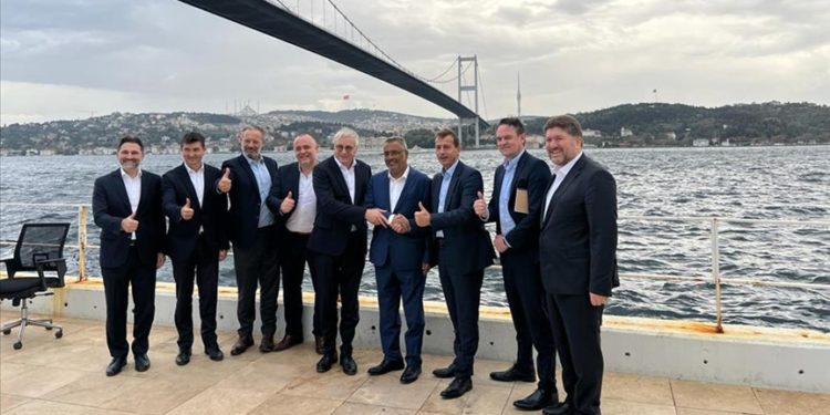 THY, tarihindeki en büyük uçak alımı için Airbus ile görüşüyor