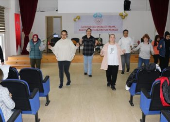 Karabük’te yaşlılar ile engelliler, spor, resim ve müzikle hayatın ritmini yakalıyor