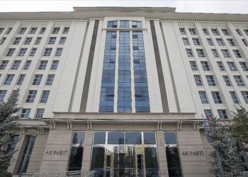 AK Parti ekonomiye ilişkin düzenlemeleri içeren kanun teklifini TBMM Başkanlığına sundu