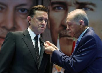 İYİ Partiden istifa eden Eskişehir Milletvekili Hatipoğlu, AK Parti'ye katıldı