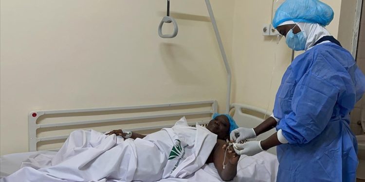 Batı Afrika’daki ilk organ nakli Türk doktorlar iş birliğinde Senegal’de yapıldı