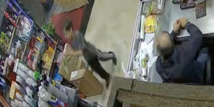 İsrail menşeli ürünü iade eden çocuğun görüntüleri sosyal medyada ilgi gördü