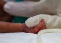 Van’da 24 haftalıkken dünyaya gelen 500 gramlık bebek sağlık çalışanlarının çabasıyla büyüyor
