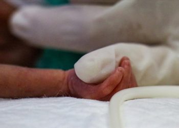 Van’da 24 haftalıkken dünyaya gelen 500 gramlık bebek sağlık çalışanlarının çabasıyla büyüyor